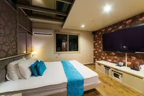 U Hotel - Image 3
