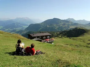 Cozy Apartment Near Ski Area and Lake in Tyrol - Image 3