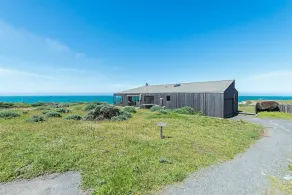 Haltwhistle West w/ Ocean Views! - Image 3