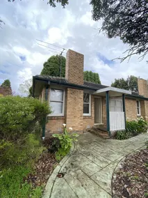 Mitcham Station Home Stay - Image 4
