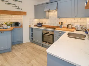 4 Elm Terrace - Image 2