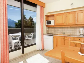 Rustic Apartment, Located in the Mountain Village of Chorges - Image 2