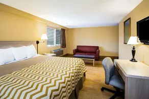 Travelodge by Wyndham Tacoma Near McChord AFB - Image 5