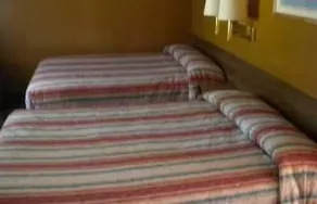 Imperial Motel - Image 2