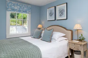 Seventeen The Town House - Image 2