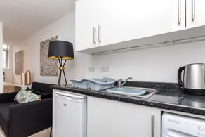 Broadwalk Flat 5 - Image 5