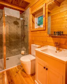 Hawthorn Hideaway - Image 5