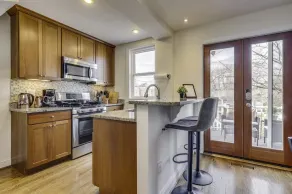 Spacious Colonial House in Alexandria | CozySuites - Image 4