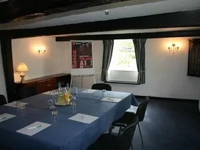 Apple Tree Hotel - Image 3