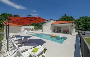 Stunning Home in Vodnjan With Outdoor Swimming Pool, Wifi and 3 Bedrooms - Image 3