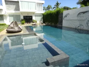 One Manalo Place - Image 2