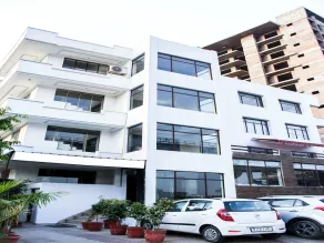 Capital O 14864 Hotel Satyam Inn - Image 3