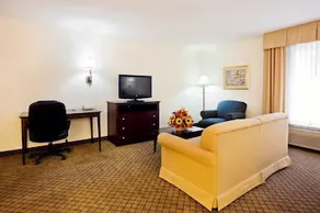 Quality Inn - Image 2