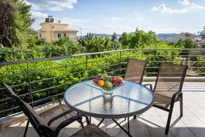 290m² Villa with Pool close to the Airport - Image 4