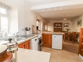 Stable Cottage - Image 2
