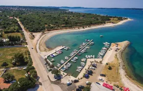 Nice Home in Peroj With Wifi, Heated Swimming Pool and 3 Bedrooms - Image 3