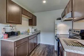 Comfy 2-bedroom, 5min to Concord Bart - Image 2
