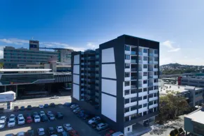 2 BD 2 Bath Seconds From Rna, Rbwh, Valley - Image 4