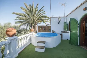 Frida Kahlo house con piscina y vistas al mar by Lightbooking - Image 4