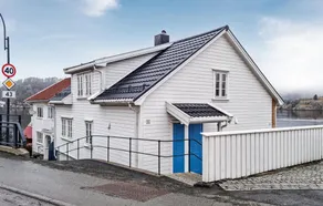 Beautiful Home in Farsund With Wifi and 4 Bedrooms - Image 5