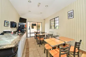 LAX Stadium Inn - Image 4