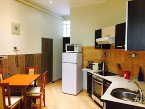 Charlies Budapest Apartment - Image 3