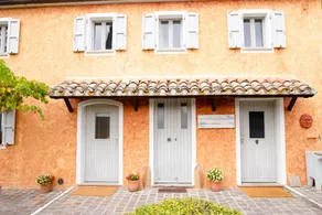 Home set in Olive Grove With Stunning Views - Image 2