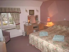 Castle Farm Guest House - Image 2