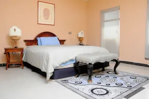 Holly Wood Hotel - Image 4