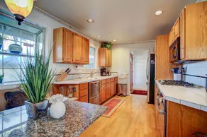 4 Br Waterfront , Private Beach 4 Bedroom Home by RedAwning - Image 2