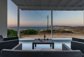 Seaview House Mandrakia - Image 4