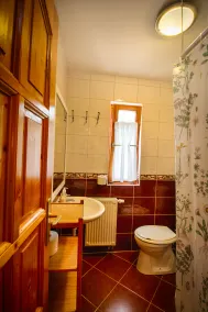 Erdei Guesthouses - Image 5