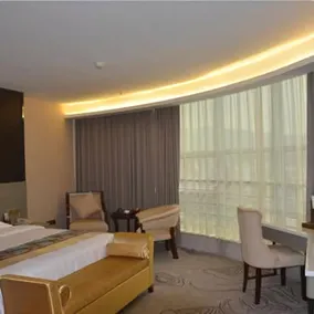Golden Leaf Hotel - Image 4