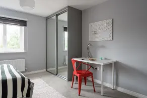 Deco spacious townhouse garden Parking Sleeps 10 - Image 2