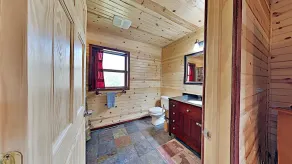 Hidden Forest Retreat - Image 2