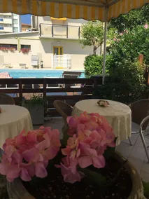 Hotel Marzia con Piscina - Image 4