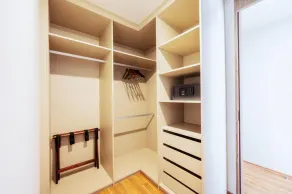 NEW Equipped Condo w GYM Roof - Image 5