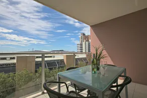 Adelaide DressCircle Apartments North Terrace - Image 5