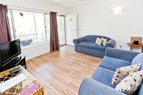 Silver Sands Apartments - Image 2