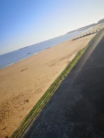 Lovely 2-bed Caravan in Walton on the Naze - Image 4