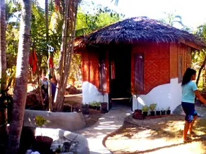 Lennon's Place Backpacker Hostel - Image 3