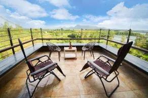 Stunning Views Rooftop Pool Lakefront Home - Image 5