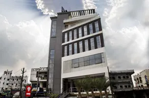 Hotel Royal Plaza - Image 4