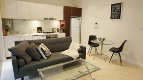 Spacious Apartment Close to Sydney CBD - Image 4