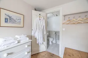 Host Stay The Nest Castleton - Image 5