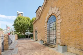 Gorgeous 2 bed in Converted Pumping House 4 Guests - Image 3