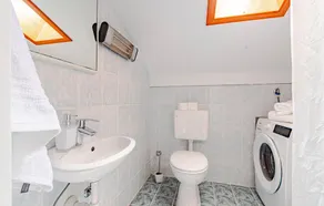 4 Bedroom Nice Apartment In Luka - Image 3