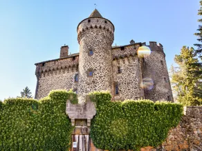 Cozy Holiday Home in Oradour With Private Garden - Image 4