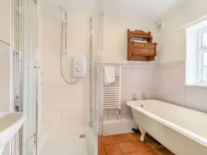 Corner Cottage - Image 3