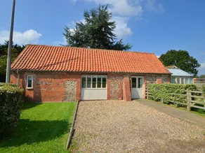 Traditional Holiday Home in Briston With Garden - Image 5